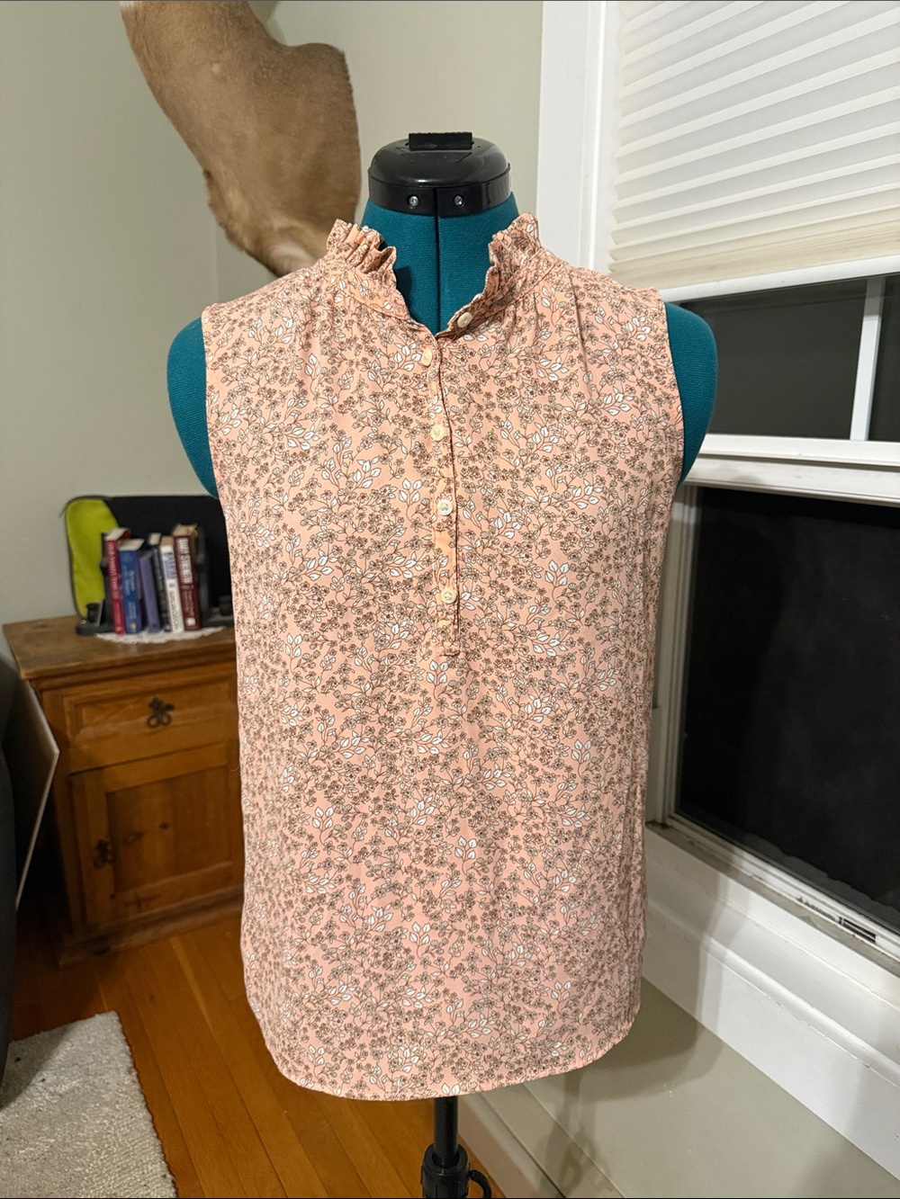 LOFT Peach Floral Ruffle-Neck Sleeveless Blouse
